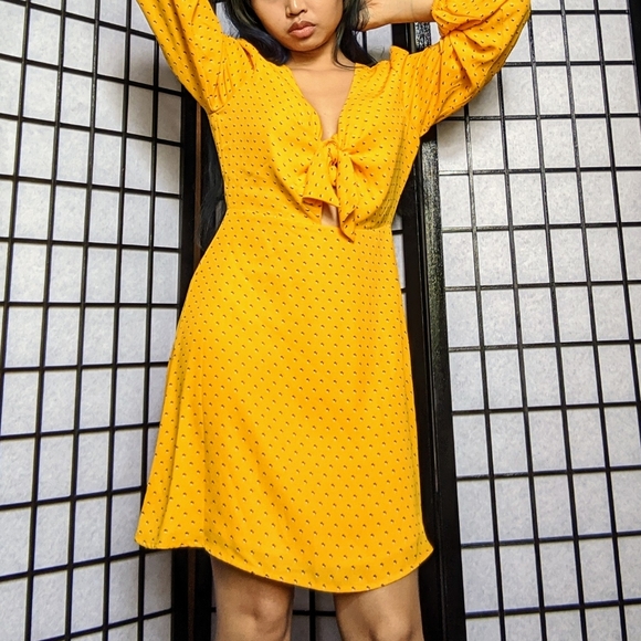 ✨Gianni Bini Yellow Sundress ✨ - Picture 1 of 3